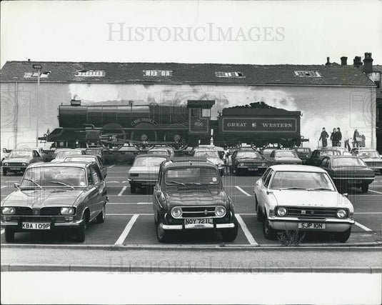 Press Photo Train Mural, Terraced Houses, Bury, Lancashire - Historic Images