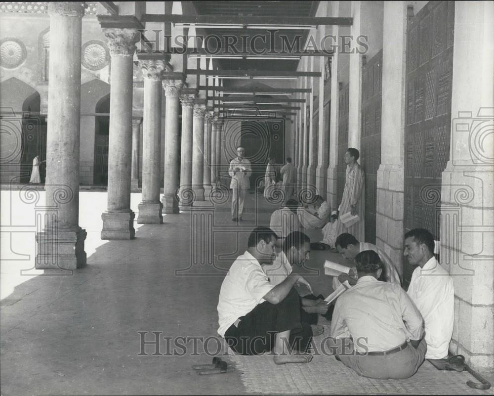 Press Photo Students Al Azhar University - Historic Images