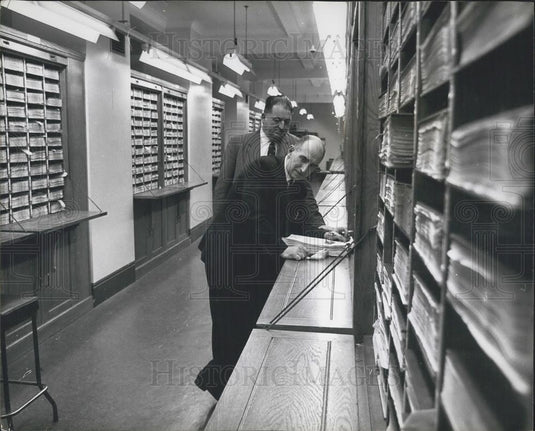 1966 Press Photo John Godsell, Ernest Millen, Fingerprint Room, Scotland Yard - Historic Images