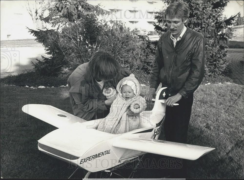 Press Photo 4 Month Old In Toy Glider From Switzerland - Historic Images