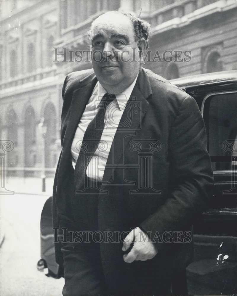 1971 Press Photo Lord Goodman Arrives in Salisbury To Reopen Summit Talks - Historic Images