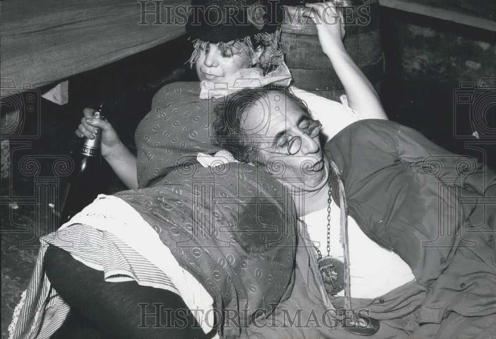 1959 Press Photo Sohwabrazas Schwabing Carneval Artists Painters Franz Eska - Historic Images