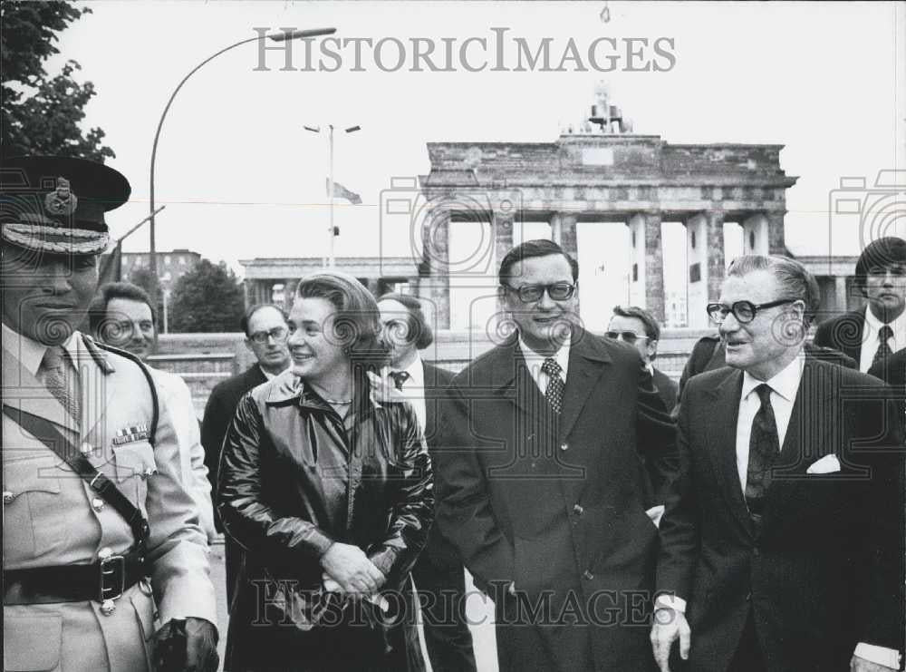 Press Photo US Vice-President Nelson Rockefeller and wife in Berlin - Historic Images