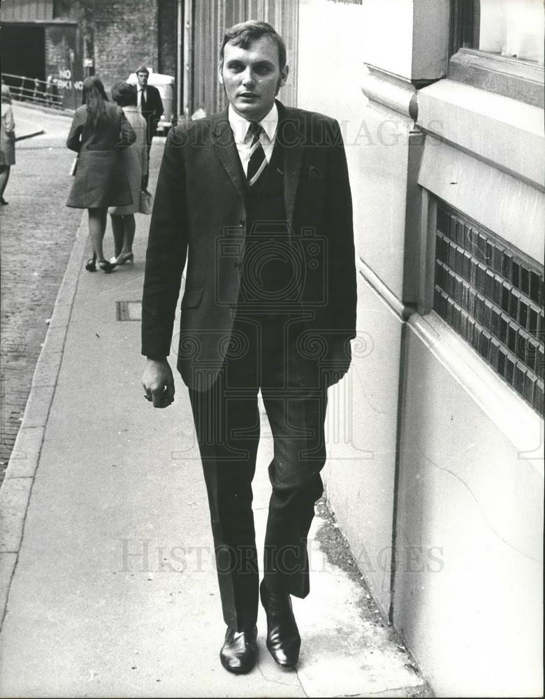 1970 Press Photo Det. Sgt. Roger Street investigated the McKay murder and will t - Historic Images