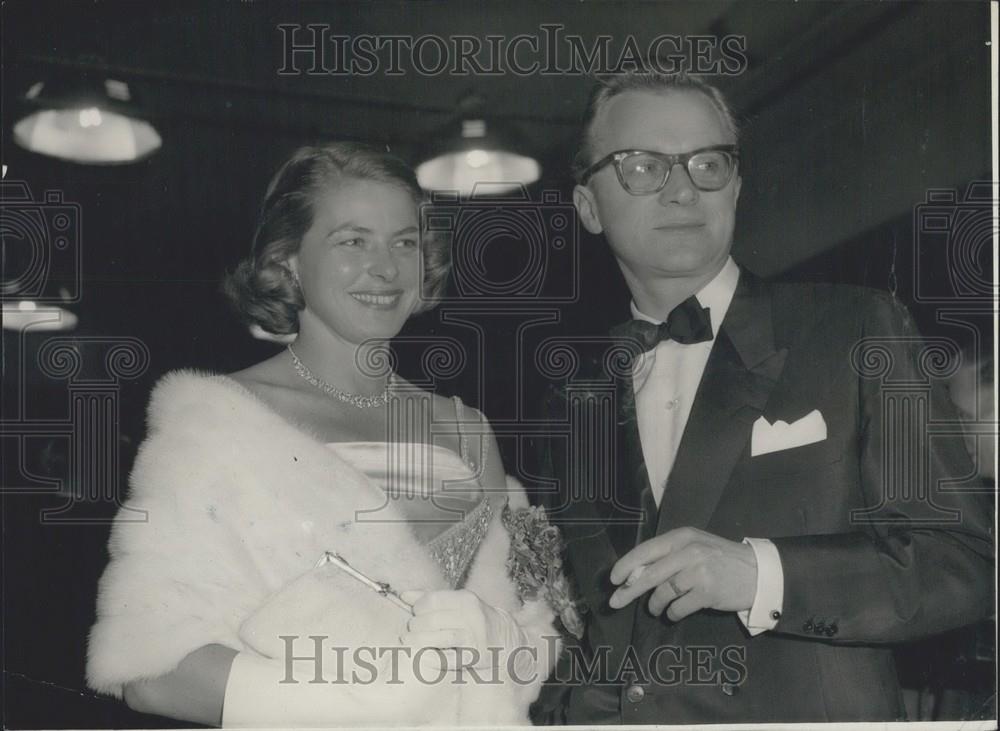 1958 Press Photo Ingrid Bergman and future husband Lars Schmidt - Historic Images