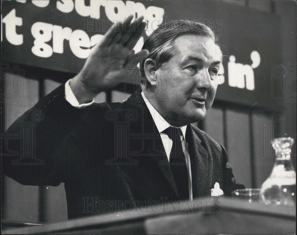 1970 Press Photo Mr Callaghan Home Secretary Give Press Conference - Historic Images