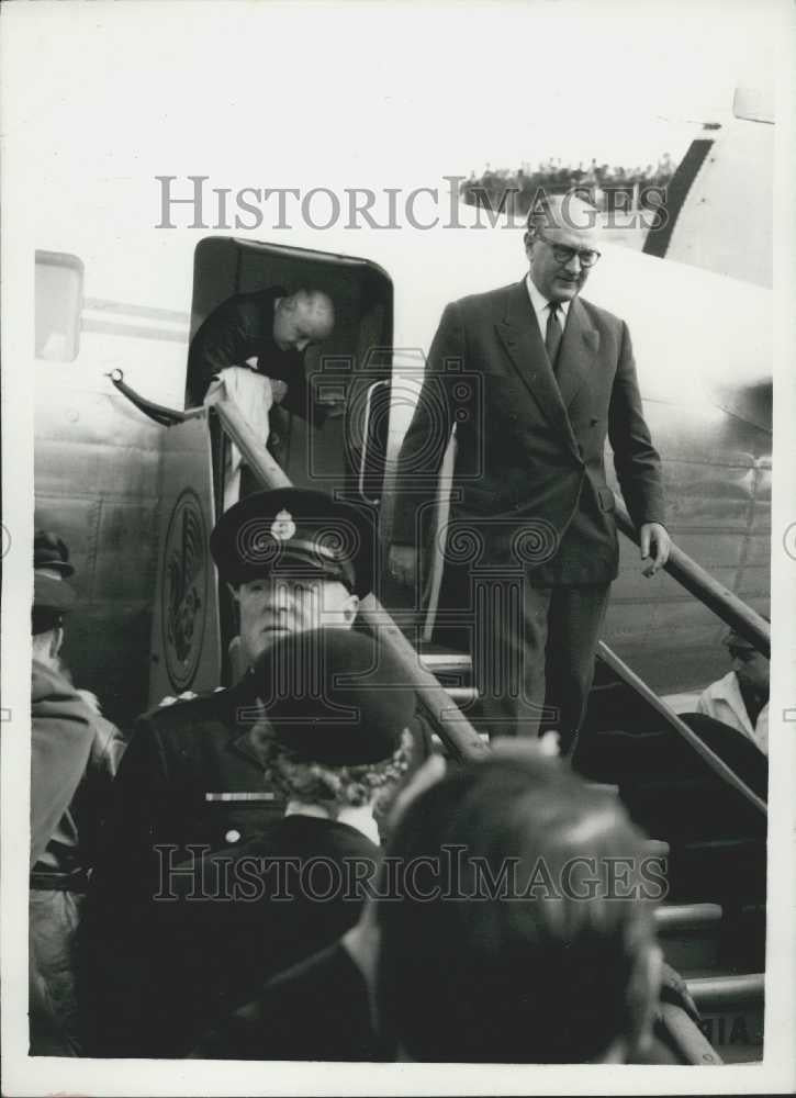 1956 Press Photo French Prime Minister Guy Mollet in London - Historic Images