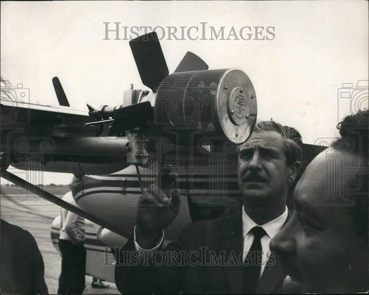 1970 Press Photo Anti-Locust Aircraft Demonstration at Northolt Airport - Historic Images