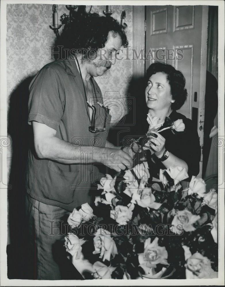 1961 Press Photo Madame L. Proskova Mayor of Lidice &amp; the Rose of Lidice - Historic Images