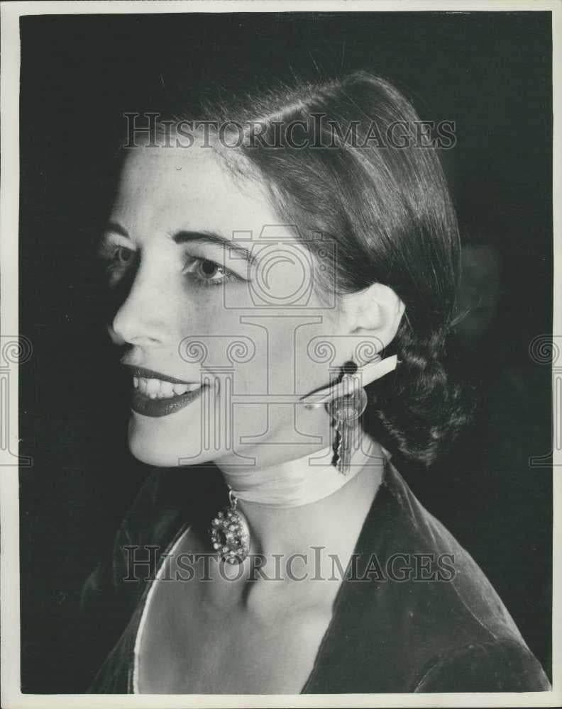 1953 Press Photo Patsy Morgan-Dibban at the Film Premiere Marble Arch Pavilion - Historic Images