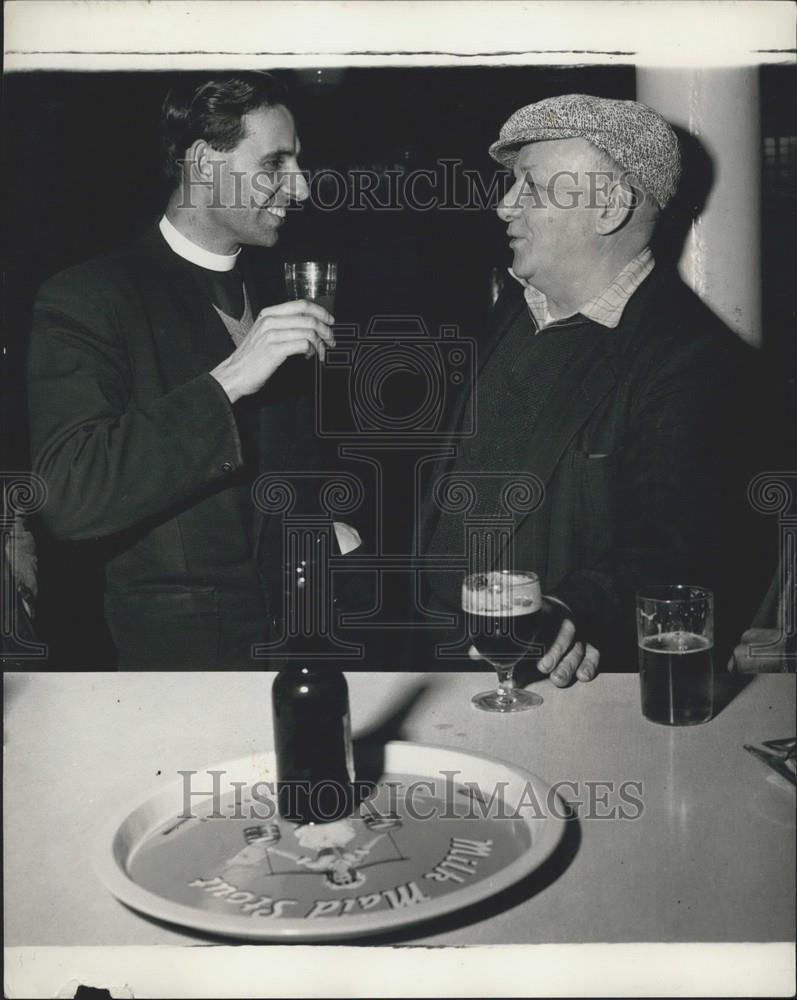 Press Photo Rev Brian Webb, Miner Charles Dawson - Historic Images