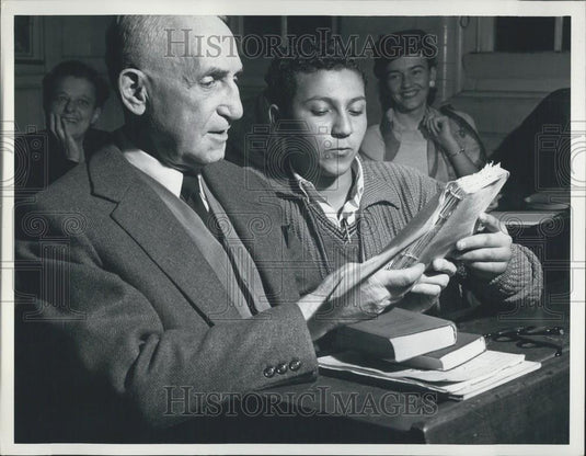 Press Photo Australian Immigrants Learn English - Historic Images