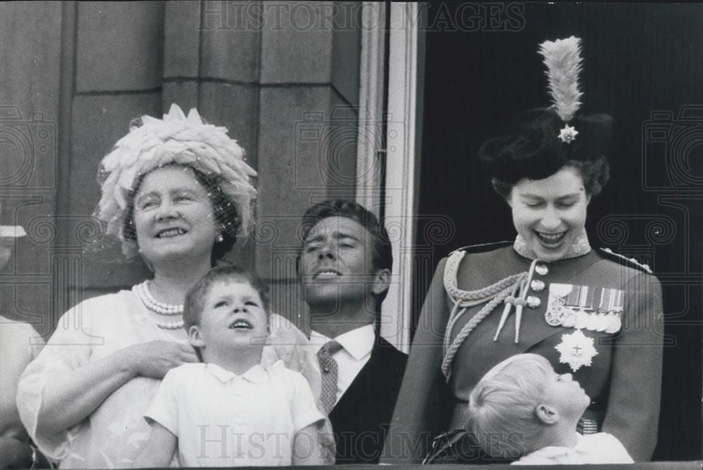 1966 Press Photo Queen Elizabeth, Prince Edward, Viscount Linley, Lord Snowden - Historic Images