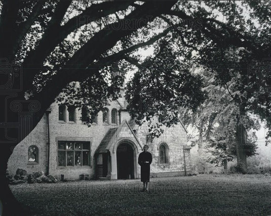 Press Photo Magna Carta Island and its old house taken over Alberto Bigelow - Historic Images