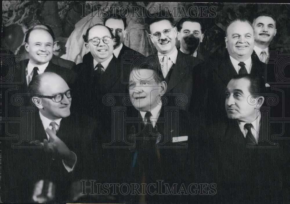 1956 Press Photo New French Premier Guy Mollet Presented to French Cabinet - Historic Images