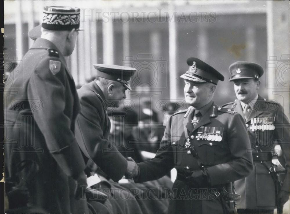 1959 Press Photo Major General Sacharow F.D. Rome Lacomme Berlin City Commandant - Historic Images