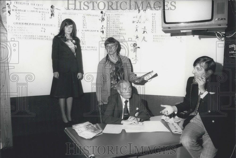 1975 Press Photo Wimbledon&#39;s First Betting Booth - Historic Images