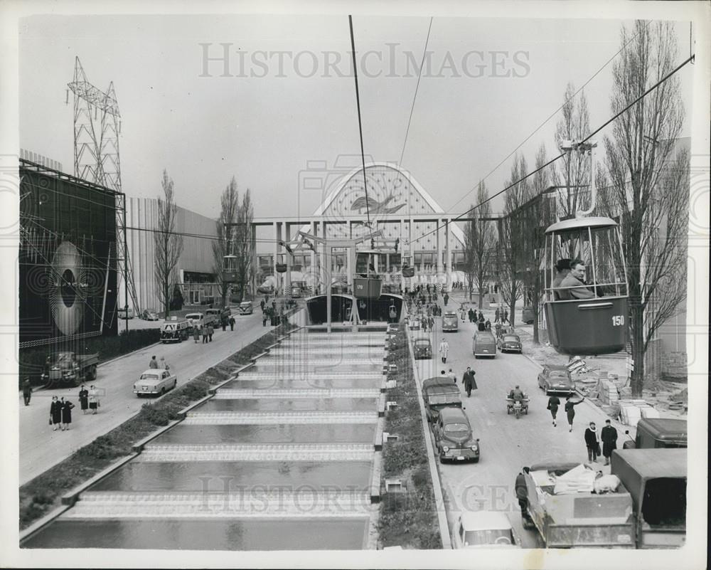 1958 Press Photo Preview of the Brussels International Exhibition - Historic Images