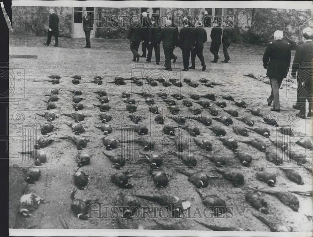 1966 Press Photo Soviet PM  Alexei Kosygin at phesant hunting party - Historic Images