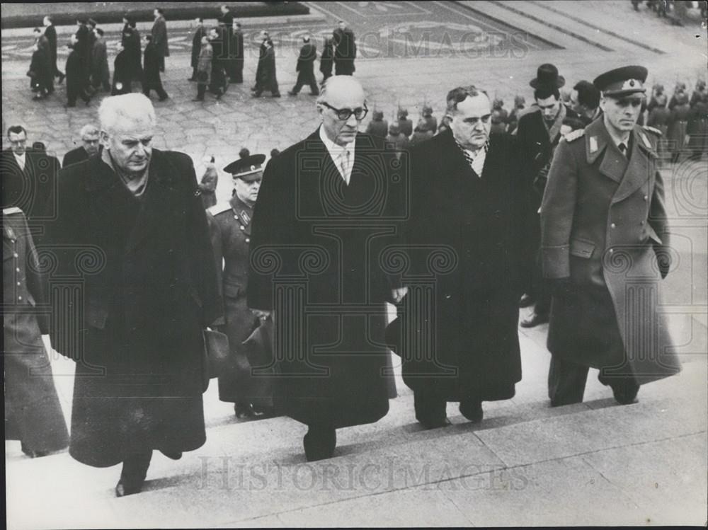 1957 Press Photo Anniversary of Soviet Army - Historic Images