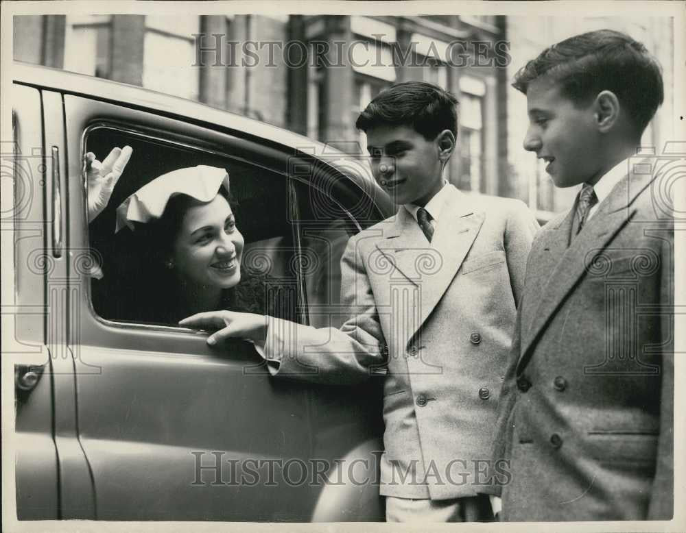 1955 Press Photo Senora Virginia de Gallagos Costa Rican Envoy To Britain - Historic Images