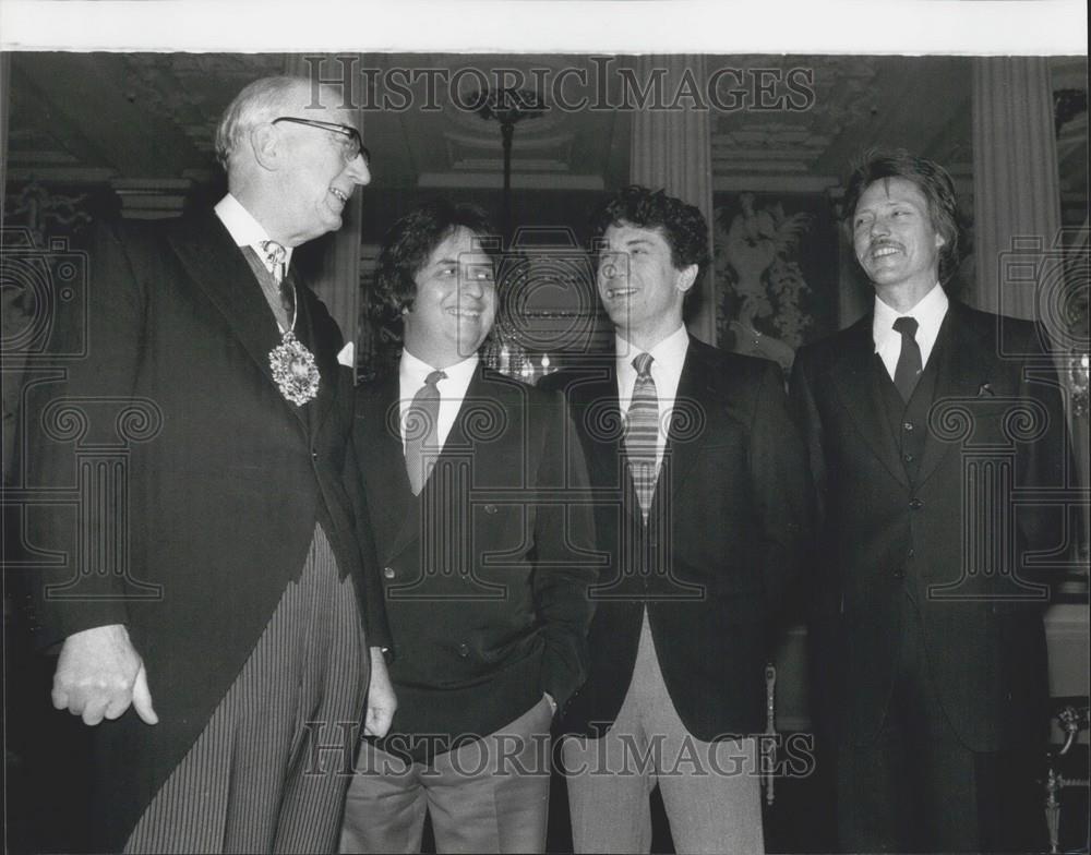 1979 Press Photo Lord Mayor Sir Kenneth Clark, Michael Cimino, Robert de Niro - Historic Images