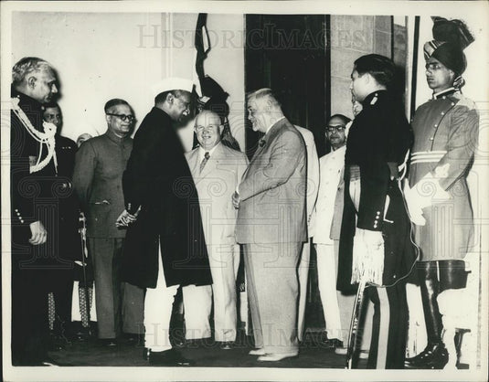 1955 Press Photo Soviet Bulganin Sight Seeing In Delhi - Historic Images