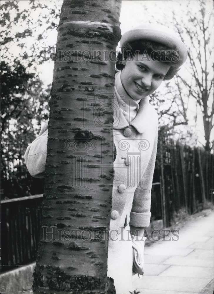 Press Photo Brirain&#39;s Glamorous Swimming Star  Margaret Edwards - Historic Images