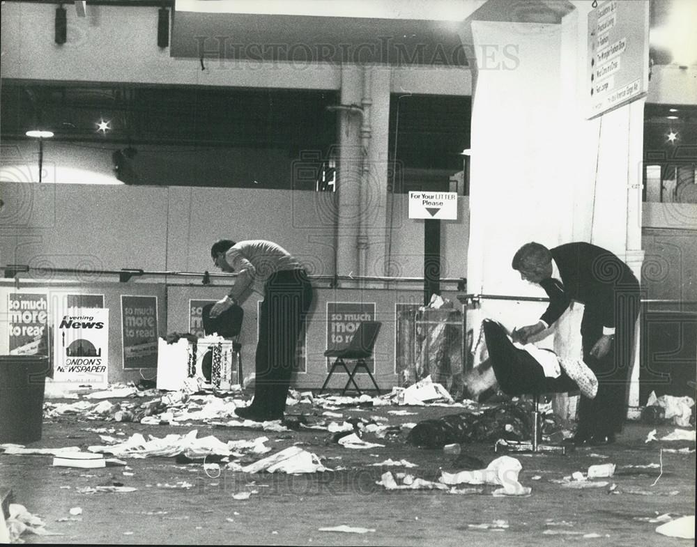 1976 Press Photo 85 people injured in Terrorist bomb explosion - Historic Images