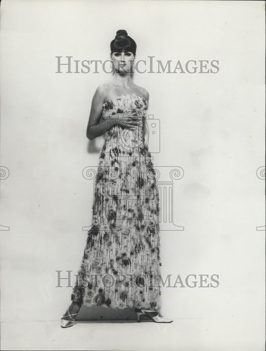 1965 Press Photo Guy Laroche Evening dress - Historic Images