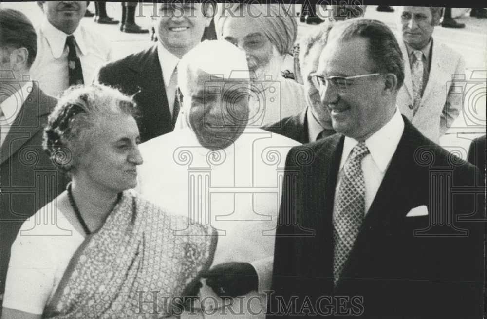 1976 Press Photo PM of Rumania Nanea Manescu.PM of India - Historic Images