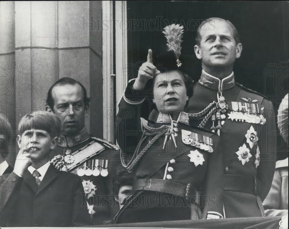 1974 Press Photo  H.M. The Queen and family - Historic Images