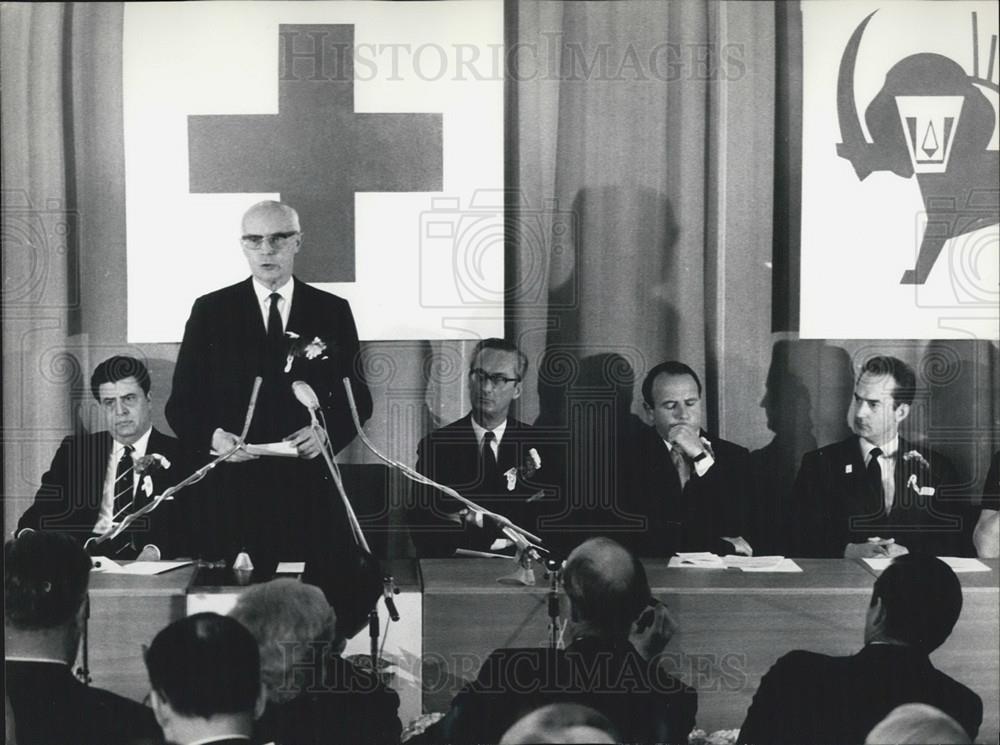1969 Press Photo Red Cross League, M. J. Barroso Chavez, M. Winspeere - Historic Images