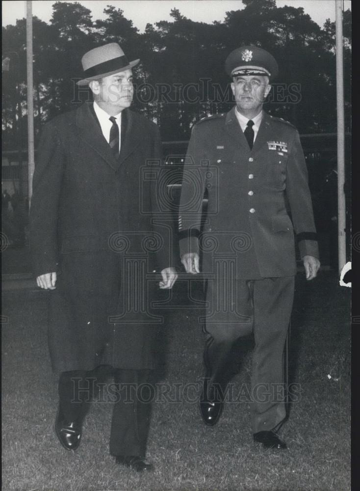 1961 Press Photo New US-Army Minister in Berlin - Historic Images