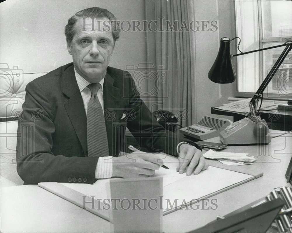 1974 Press Photo New Defense Secretary. Mr. Ian Gilmour. - Historic Images