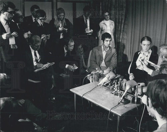 1970 Press Photo The first of the freed hostages from the BOAC V-10 - Historic Images