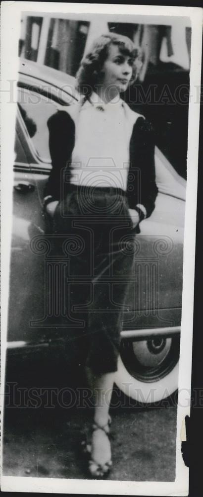 1951 Press Photo Madame Paula Pessar Gets Deported & Disappears - Historic Images