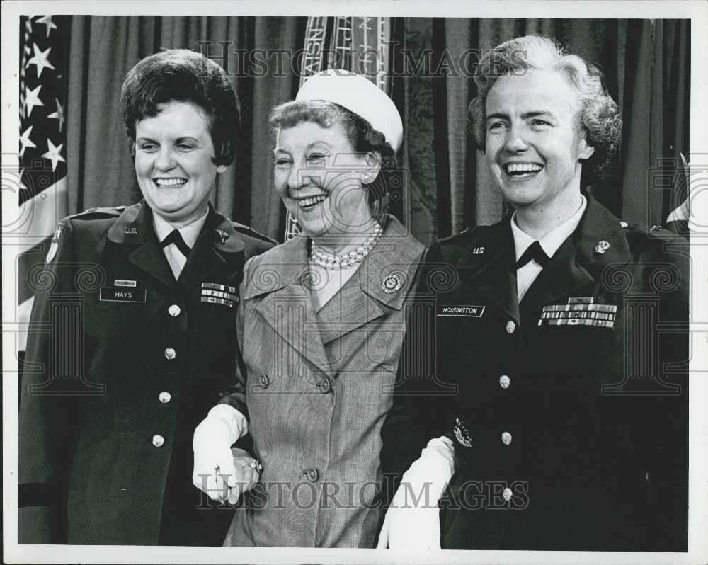 1970 Press Photo Mrs. Dwight D. Eisenhower,Col Anna M.V. Hays,Col E P. Hosington - Historic Images