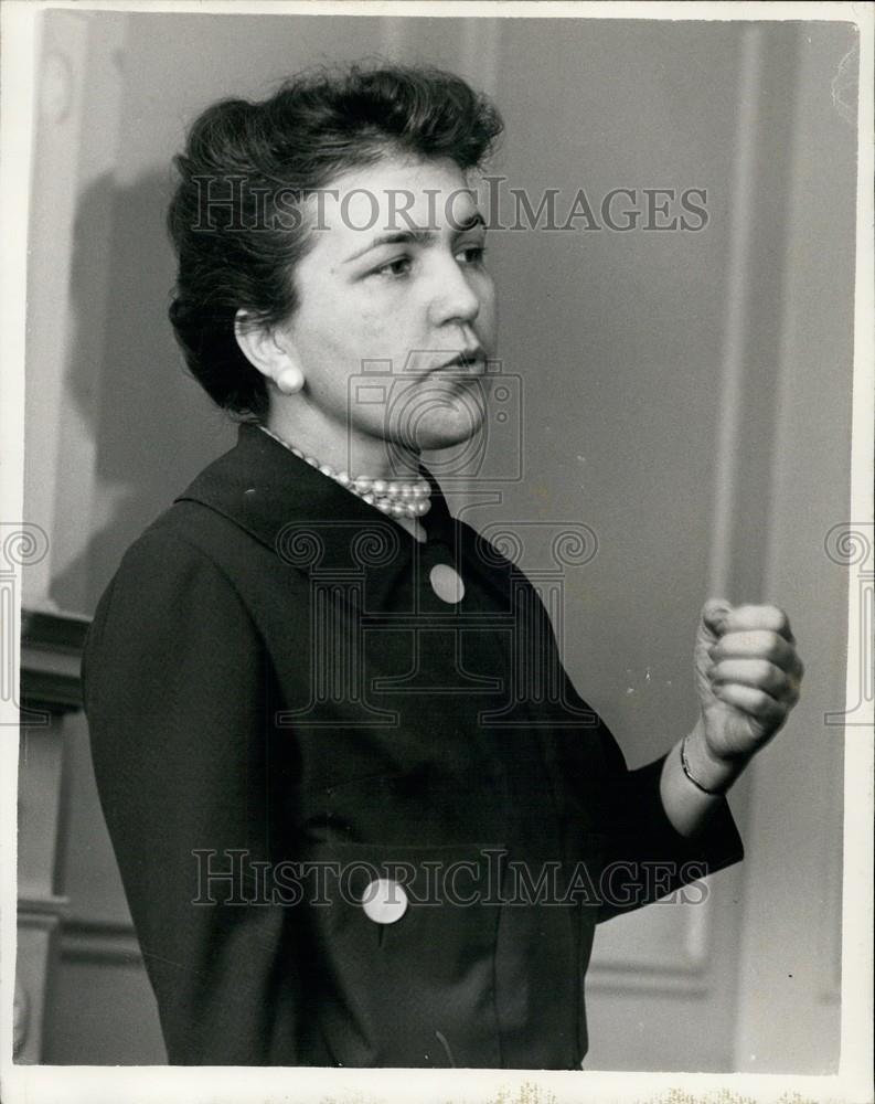 1960 Press Photo Russian Astronomer Alla Massevitch At London Lecture - Historic Images