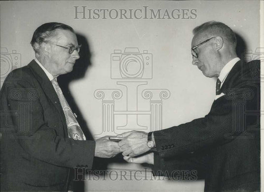 1958 Press Photo British & Foreign Botanists & Zoologists Receive Darwin Medal - Historic Images