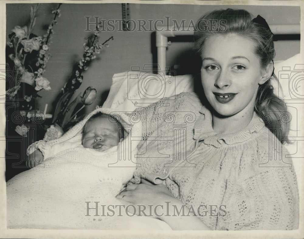 1954 Press Photo Gillian Afton Wife of Richard Afton Television Producer - Historic Images