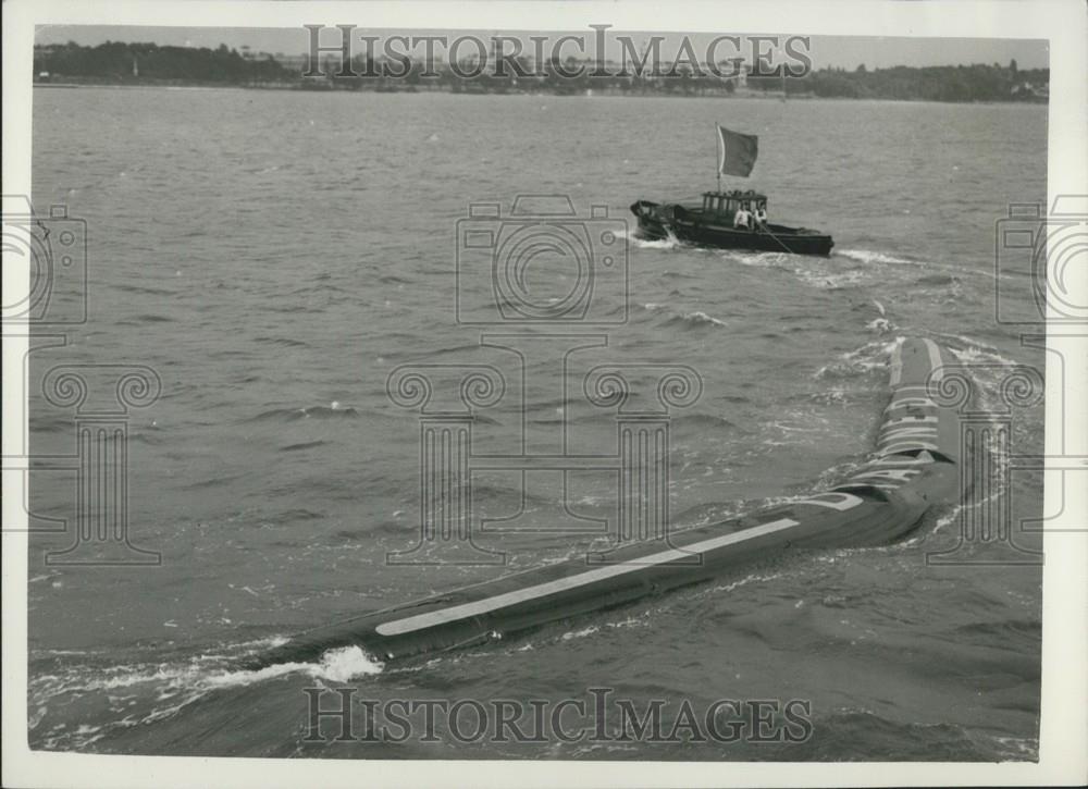 1958 Press Photo Demonstration of New Flexible Barge in Southampton - Historic Images