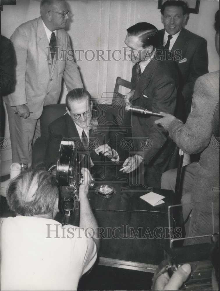 1953 Press Photo Edgar Sanders British Prisoner in Hungary Released - Historic Images