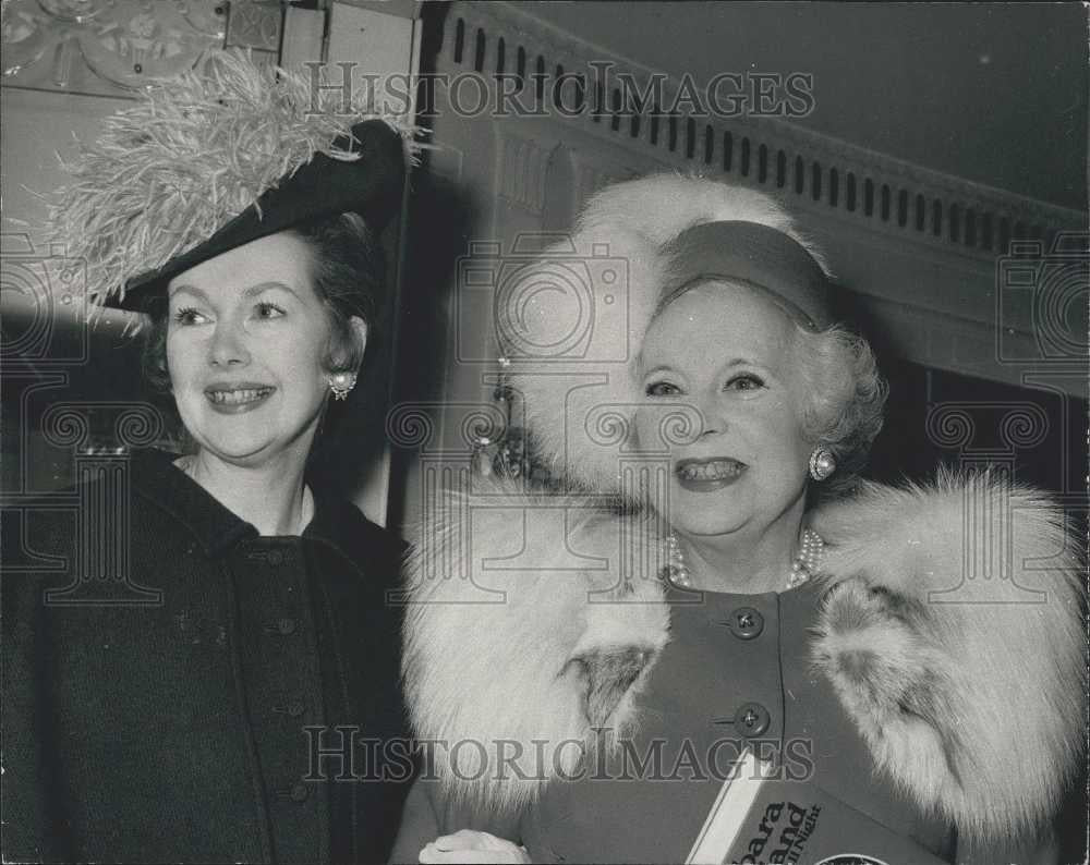 1971 Press Photo Author Barbara Cartland Honored At Luncheon - Historic Images