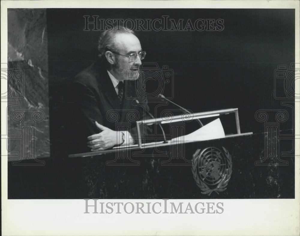 1986 Press Photo Edgard Pisani (France), - Historic Images