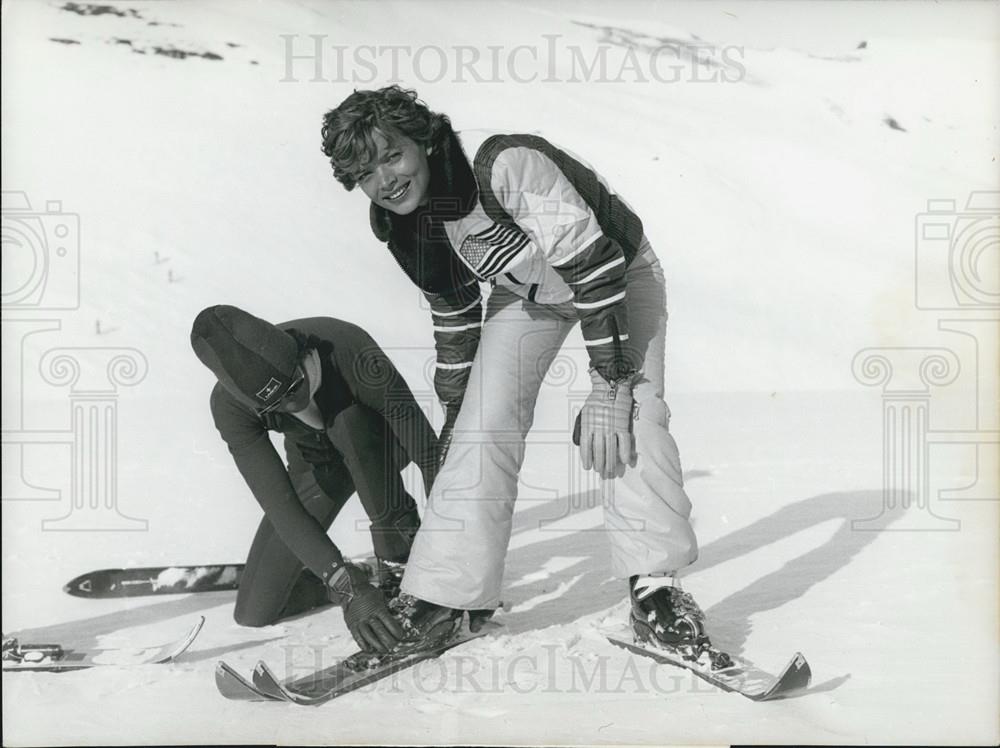 1972 Press Photo German film-actress,Uschi Glas, skiing - Historic Images