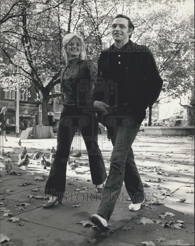 Billie Dixon & Richard Bright Star In The Heard 1968 Vintage Press ...