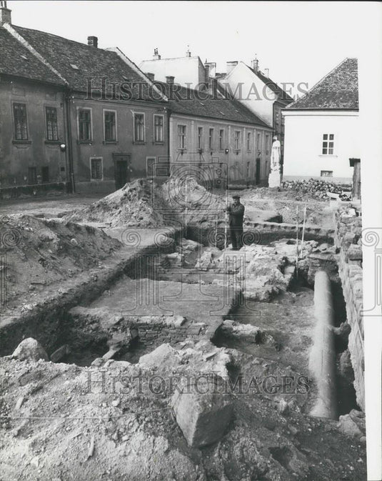 1972 Press Photo Tomb Of Hungarian Nation's First Ruler Geza Believed Found - Historic Images