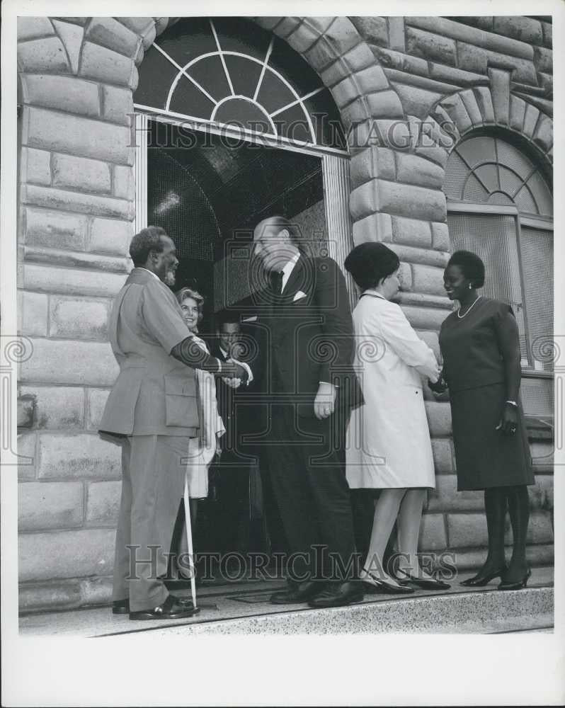 1967 Press Photo Nicholas de B. Katzenbach & wife &Kenya's MJ Kenyatta & wife - Historic Images