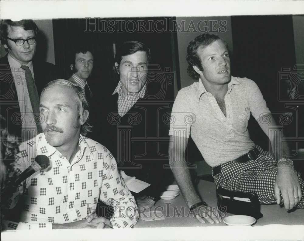 1973 Press Photo Tennis Pros Boycott Wimbledon Championships - Historic Images